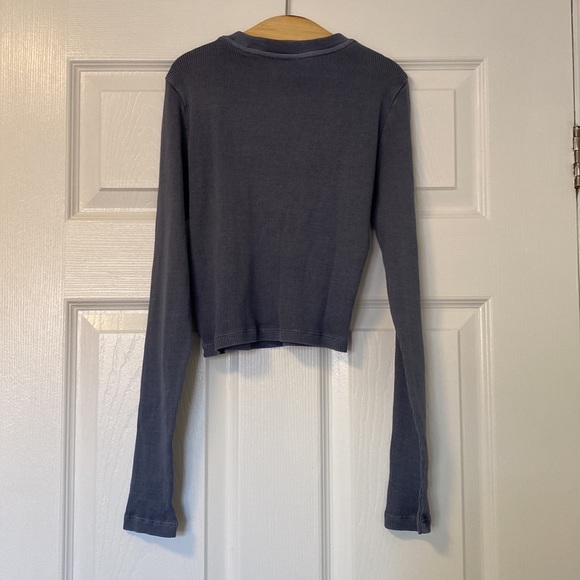 Aritzia TNA ribbed blue long sleeve. Size XS - Picture 2 of 3